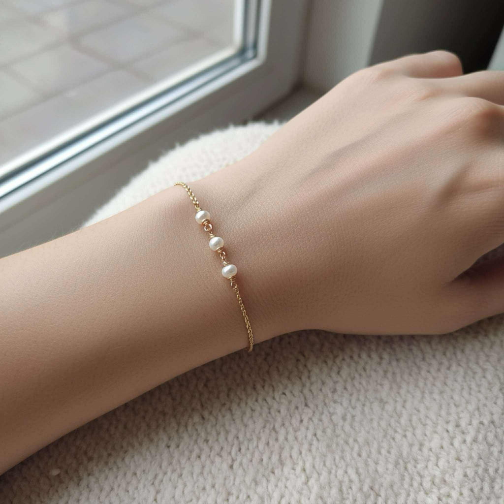 Dainty Freshwater Pearl Bracelet